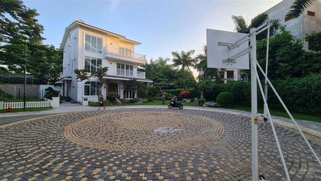 Chính chủ bán biệt thự song lập 1c thung lũng mùa xuân  s 245m2  dtxd ~300m2. sđt 0918 114 ***