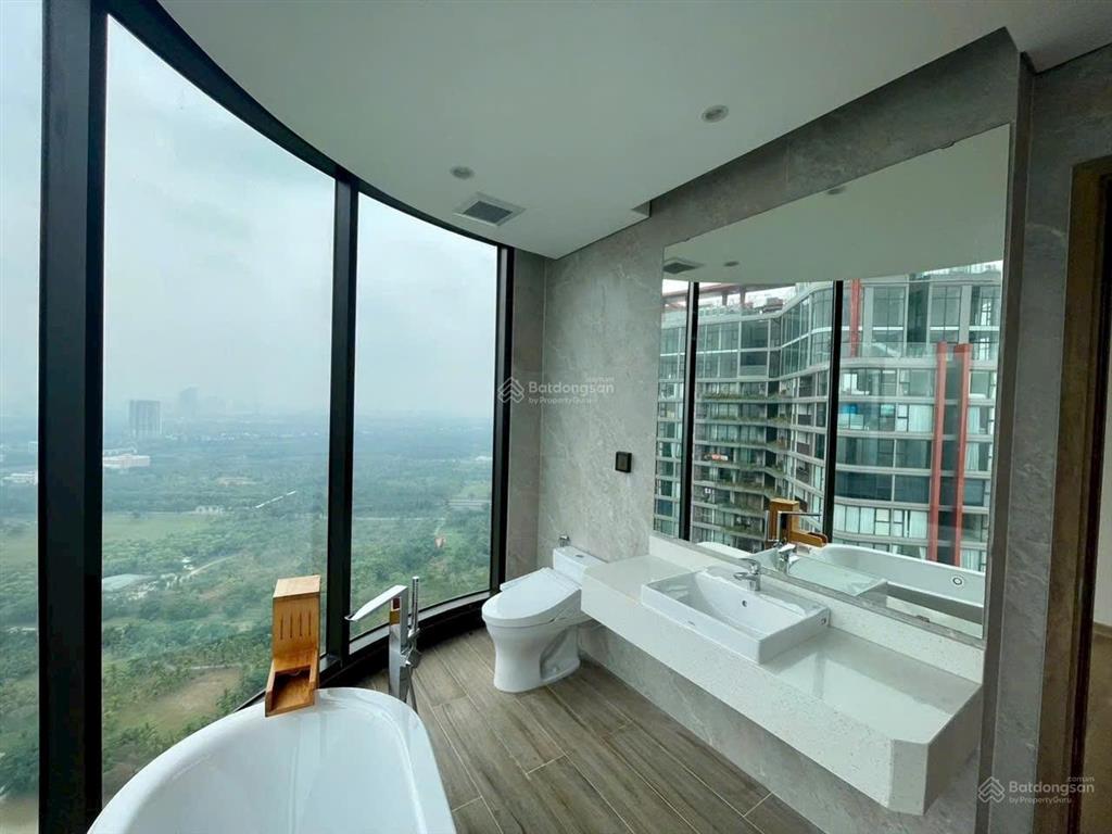 Chỉ 8.** tỷ sở hữu căn 3pn landmark ecopark khoáng lên nhà view hồ thiên nga. sdt 0981 152 ***