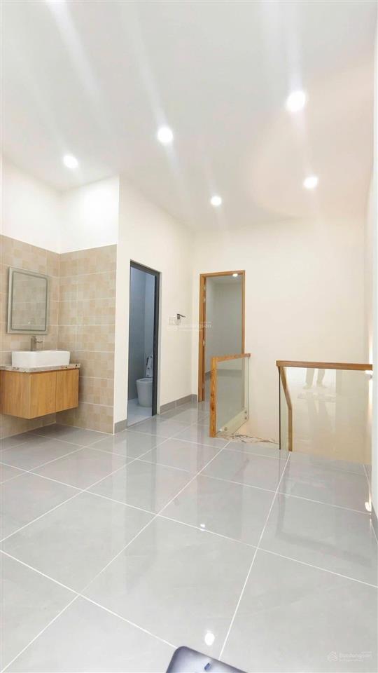 Đẹp chấn động! nhà mới xây 3 tấm ngay hẻm 336 nguyễn văn luông phường 12 quận 6