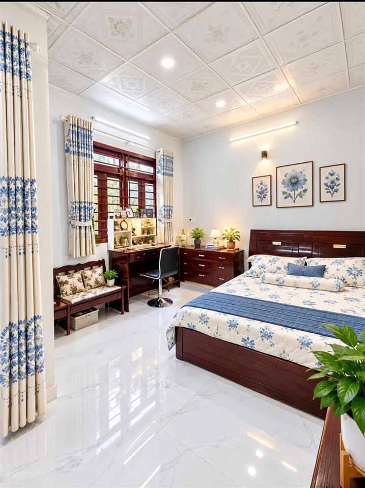 Chủ nhà dời đi nên cần tìm chủ mới cho ngôi nhà xây dựng tâm huyết để ở, sát bên trường bình tây q6