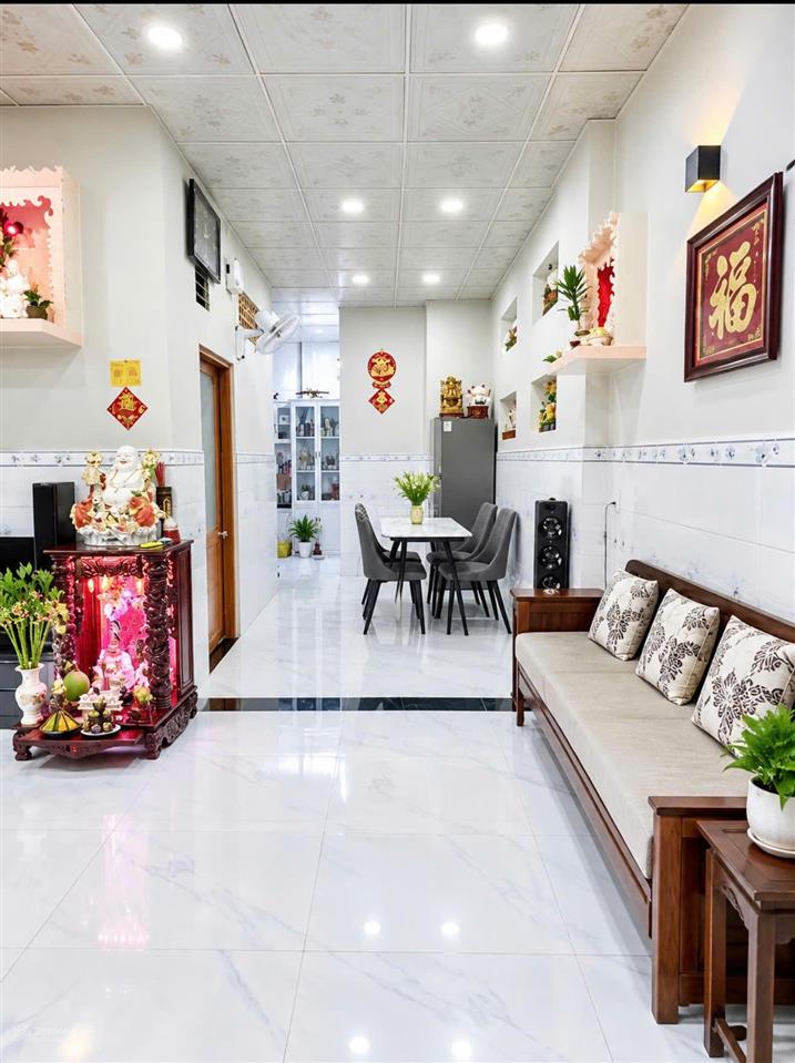 Chủ nhà dời đi nên cần tìm chủ mới cho ngôi nhà xây dựng tâm huyết để ở, sát bên trường bình tây q6