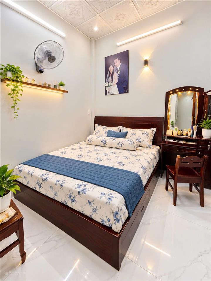 Chủ nhà dời đi nên cần tìm chủ mới cho ngôi nhà xây dựng tâm huyết để ở, sát bên trường bình tây q6