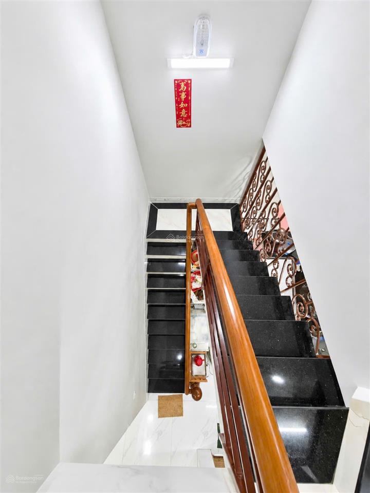 Chủ nhà dời đi nên cần tìm chủ mới cho ngôi nhà xây dựng tâm huyết để ở, sát bên trường bình tây q6