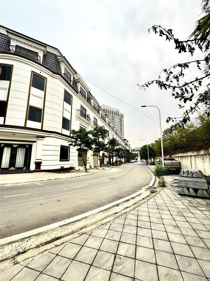 Bán nhà liền kề khu đô thị vci vĩnh yên. nhà thô 4 tầng. sẵn sổ đỏ giao dịch