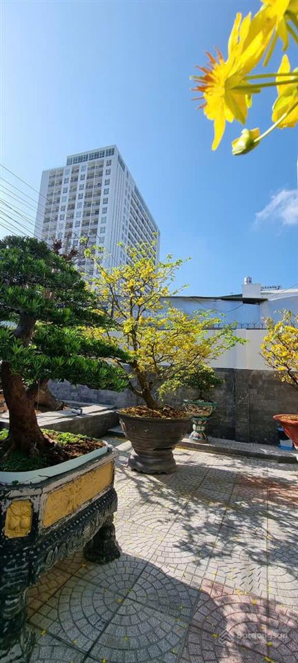 Biệt thự trung tâm tp long xuyên  diện tích lớn 750m2