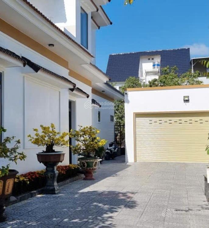 Biệt thự trung tâm tp long xuyên  diện tích lớn 750m2