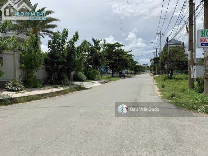 Cần bán 1 số nền đất sổ đỏ dự án bách khoa, phú hữu, quận 9, đủ vị trí  diện tích,  0914 920 ***