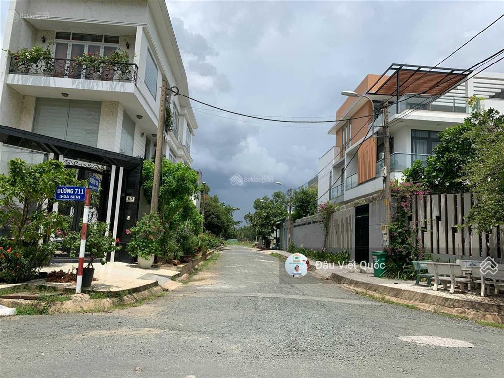 Chính chủ bán lô đất thuộc khu bách khoa, phường phú hữu, quận 9, lô b1, diện tích 7x30,4m, giá rẻ
