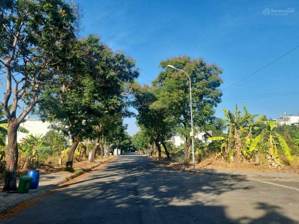 Bán lô nhà phố Hưng Phú 2 Quận 9, Lô D, đường 15m, dt 6x22m, giá 11 tỷ, hướng tây bắc 