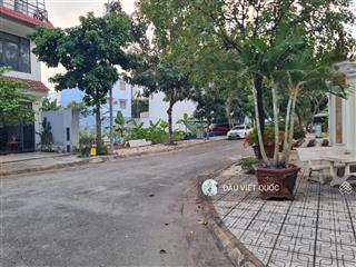 Bán căn nhà vị trí đẹp 2 mặt tiền, đường 12m, kdc hưng phú q9 kề liên phường, khu an ninh, 16,7 tỷ