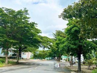 Bán nhà biệt thự hẻm 68 bưng ông thoàn, phường phú hữu, quận 9, vị trí đẹp, dt 8x20m