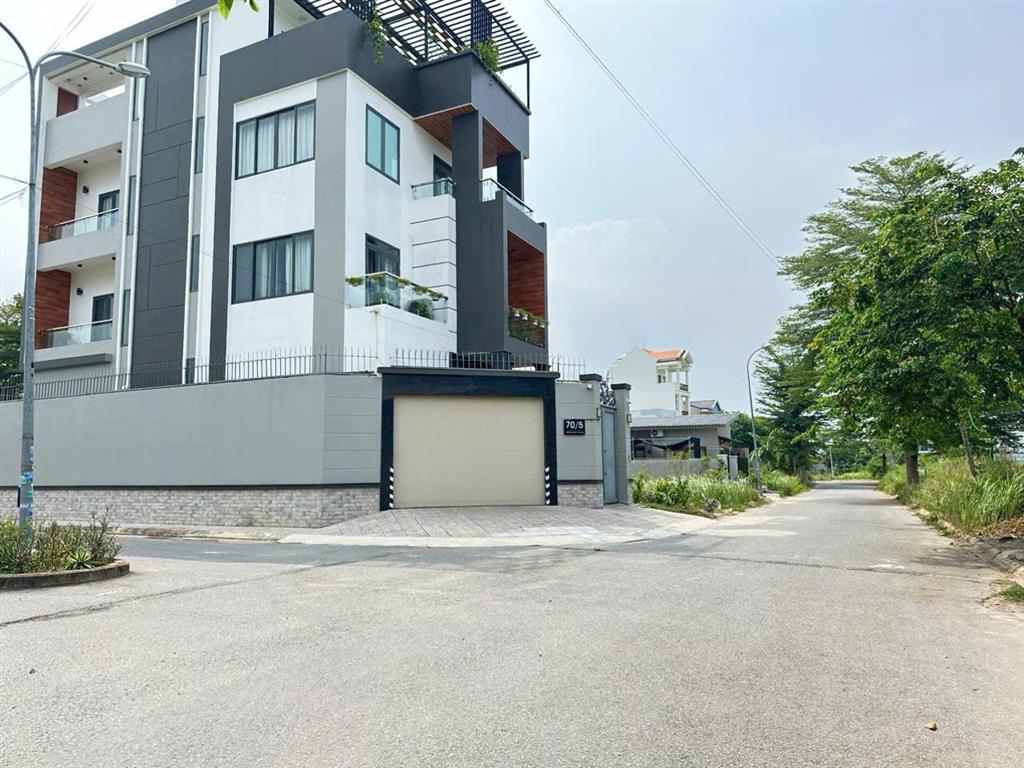 Bán nhà biệt thự hẻm 68 bưng ông thoàn, phường phú hữu, quận 9, vị trí đẹp, dt 8x20m