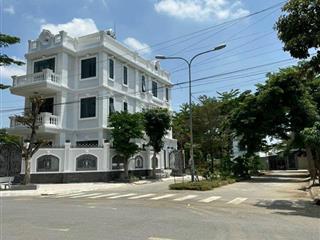 Bán nhanh lô góc vị trí đẹp tại dự án thời báo kinh tế sg hẻm 68 bưng ông thoàn, p. phú hữu, tp td