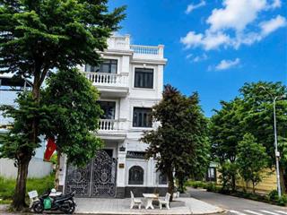 Bưng Ông Thoàn - Nhà đẹp 3,5 tầng - view thoáng 2 mặt tiền đường lớn, dt 8x20m