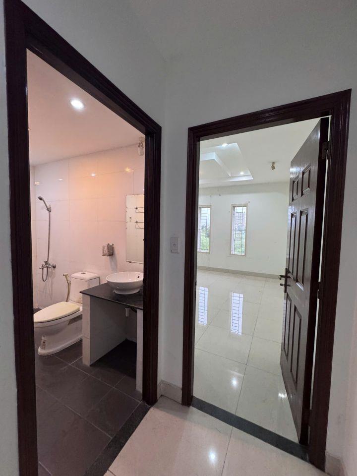 Cho thuê nhà nguyên căn DA Nam Long Liên Phường Q9, dt 4,5x20m, 3,5 lầu