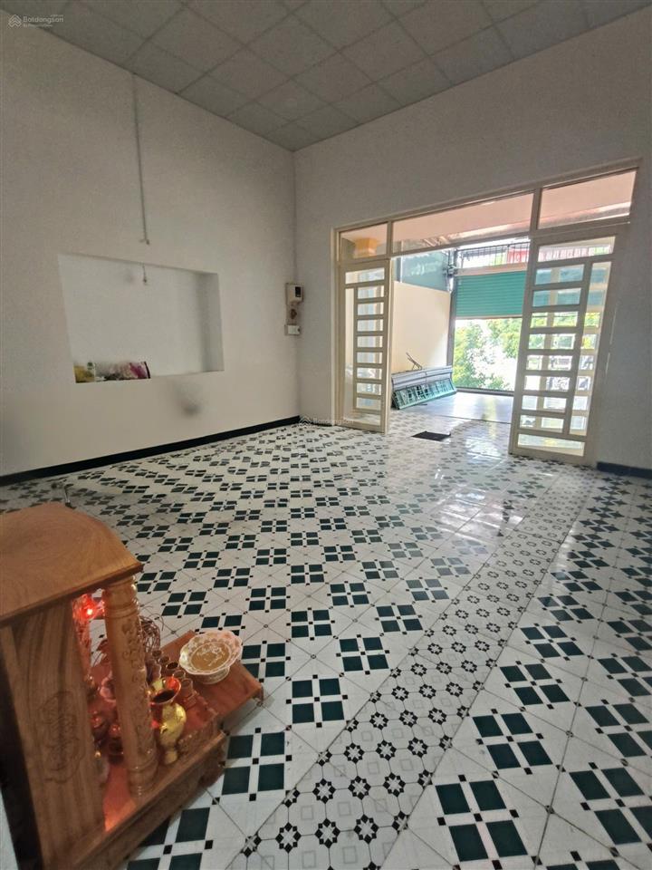 Nhà mới sơn sửa  mặt tiền đường xe tải  linh xuân  0909 714 ***