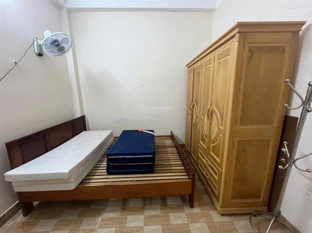 Nhà hẻm xe tải  1 trệt 1 lầu sân thượng  2pn 2wc sẵn nội thất  linh xuân  9tr