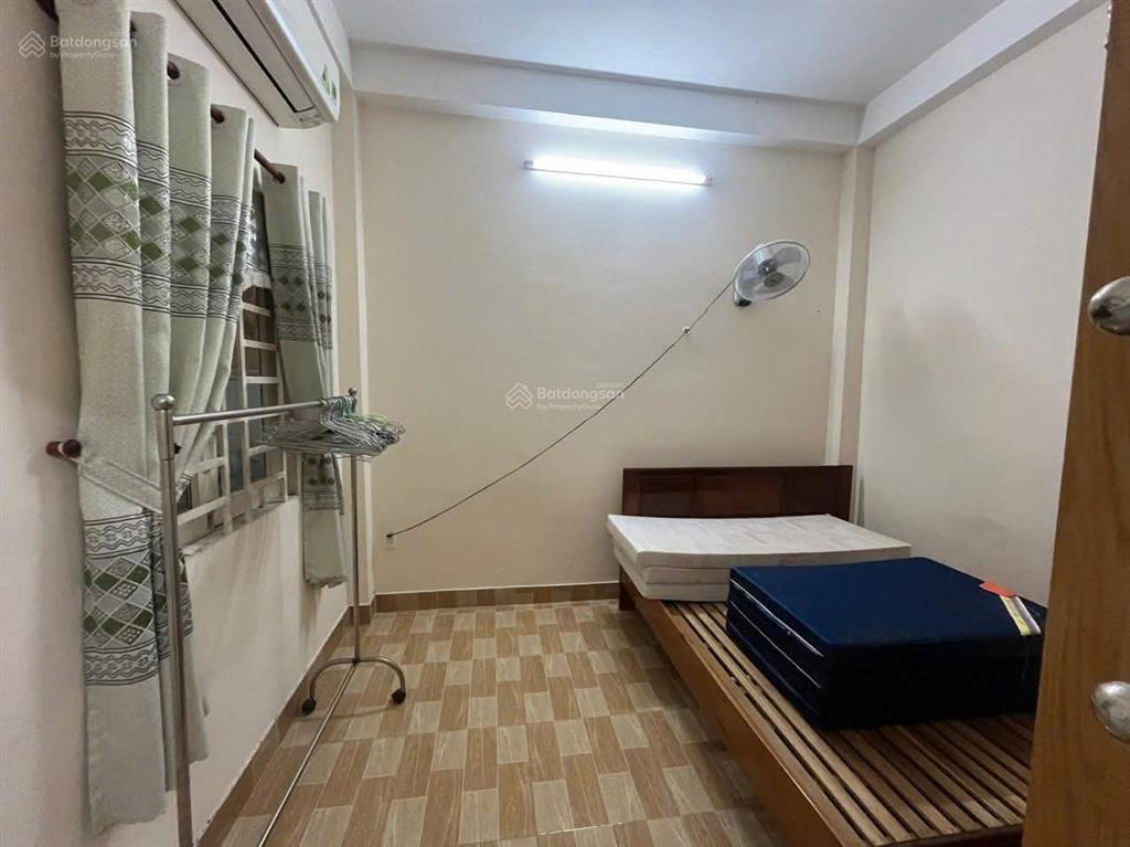 Nhà hẻm xe tải  1 trệt 1 lầu sân thượng  2pn 2wc sẵn nội thất  linh xuân  9tr