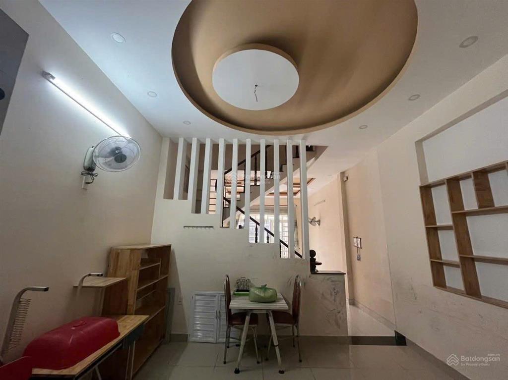 Nhà hẻm xe tải  1 trệt 1 lầu sân thượng  2pn 2wc sẵn nội thất  linh xuân  9tr