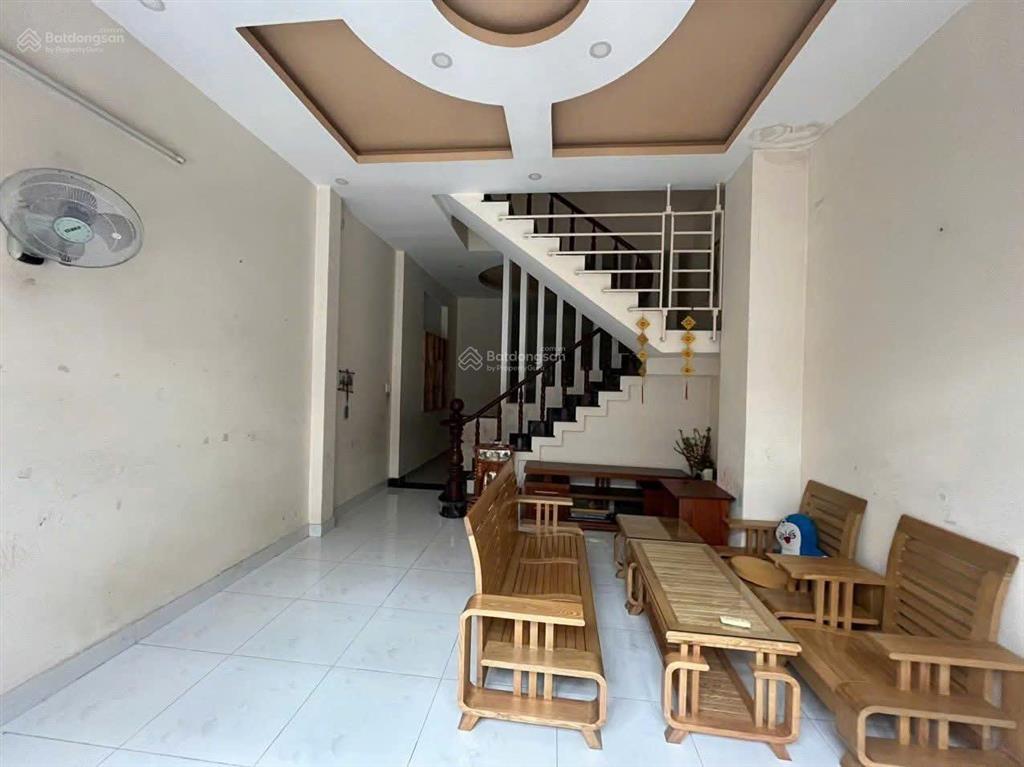 Nhà hẻm xe tải  1 trệt 1 lầu sân thượng  2pn 2wc sẵn nội thất  linh xuân  9tr