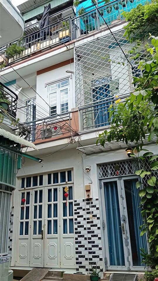 Nhà nguyên căn 2pn 2wc gần gigamall chỉ 8tr