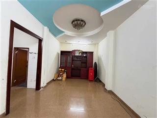 Cho thuê nhà ngay vincom, 7x10 1 trệt 1 lầu, 2pn 2wc có máy lạnh