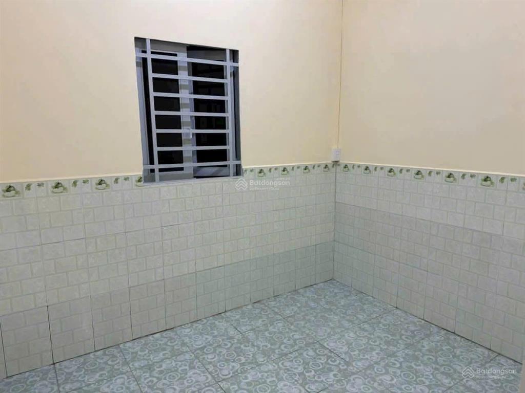 Nhà sân đậu oto thoải mái, 2pn to bự gần chung cư đạt gia