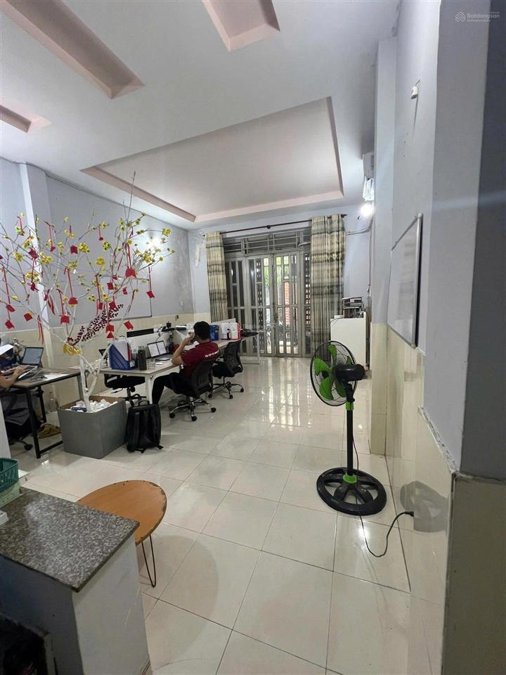 Cho thuê nhà hẻm oto, 5x18 1 trệt 1 lầu 3pn 2wc sát phạm văn đồng