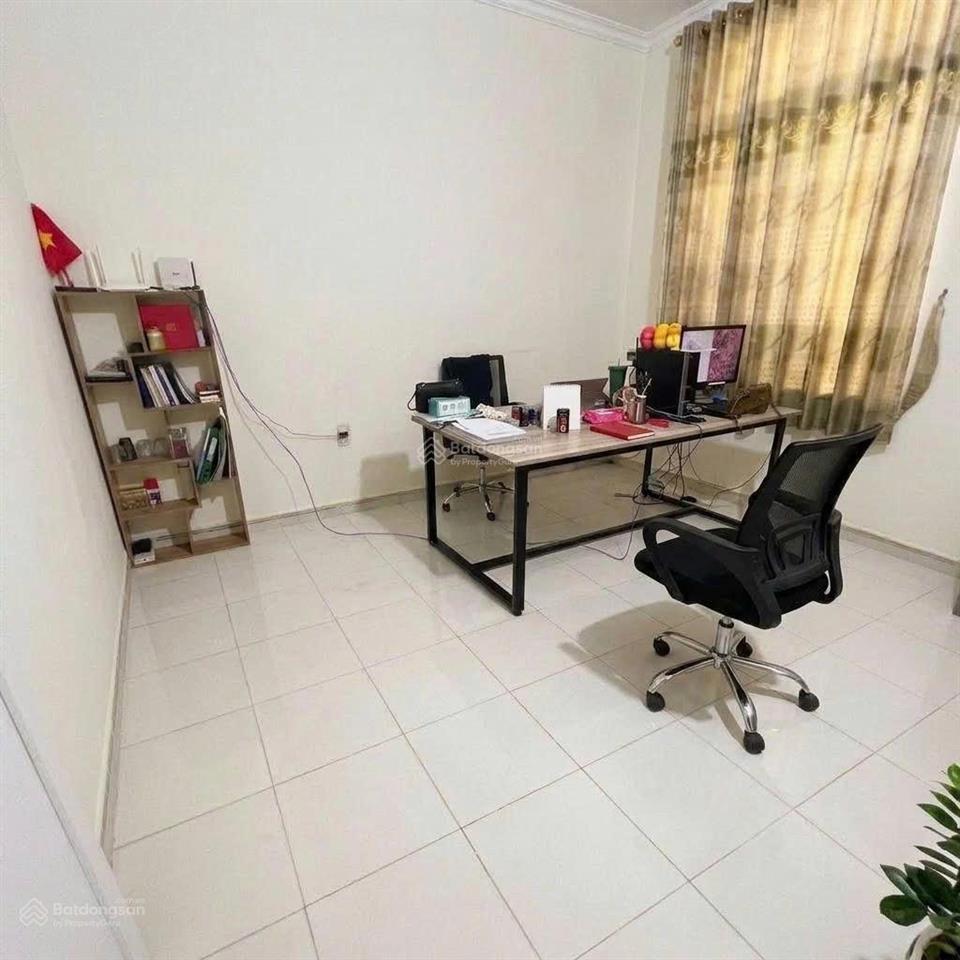 Cho thuê nhà hẻm oto, 5x18 1 trệt 1 lầu 3pn 2wc sát phạm văn đồng