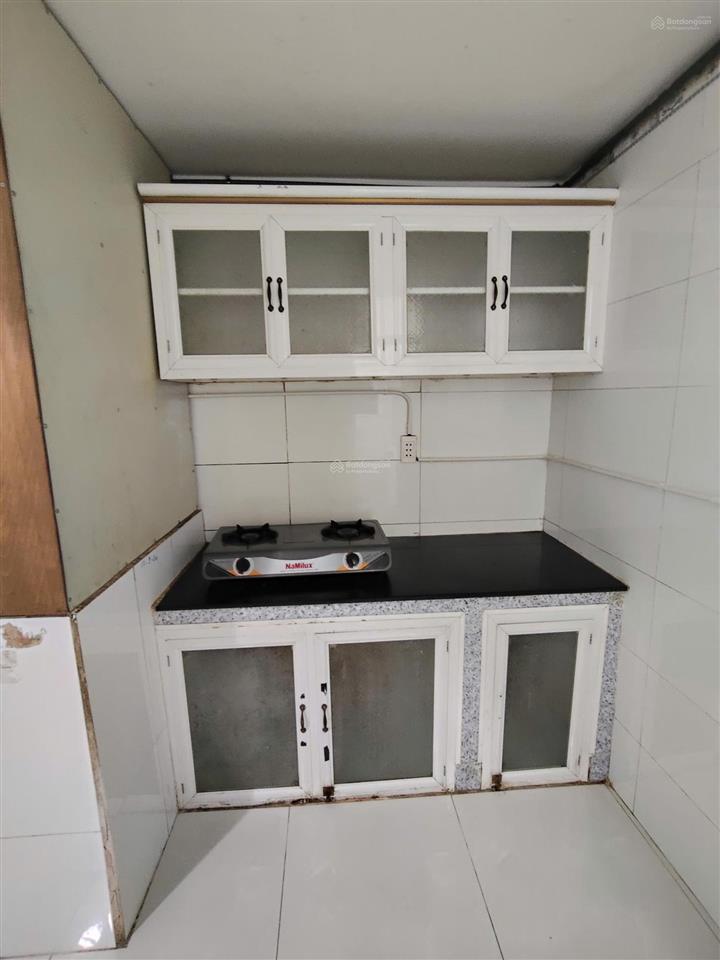 Nhà 1 trệt 1 lầu, 2pn 2wc, sẵn nội thất. gần làng đại học thủ đức