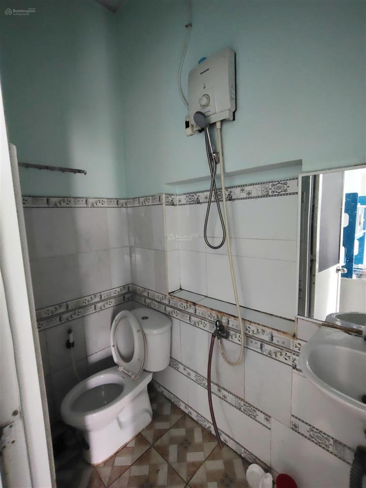 Nhà 1 trệt 1 lầu, 2pn 2wc, sẵn nội thất. gần làng đại học thủ đức