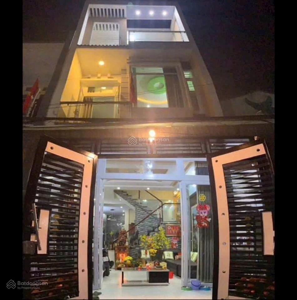 Nhà hẻm ô tô 1 trệt 2 lầu, 3pn 3wc gần sân banh linh xuân
