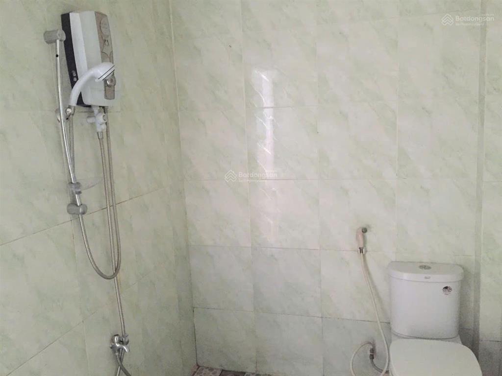 Cho thuê nhà sân cực rộng  gần chợ hiệp bình  chỉ 7,5 triệu