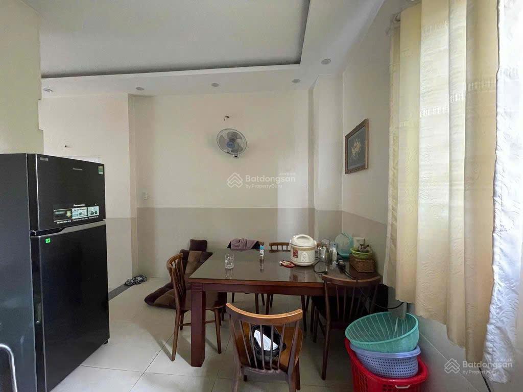 Cho thuê nhà hxt, 1 trệt 2 lầu, 3pn 3wc gần làng đại học thủ đức