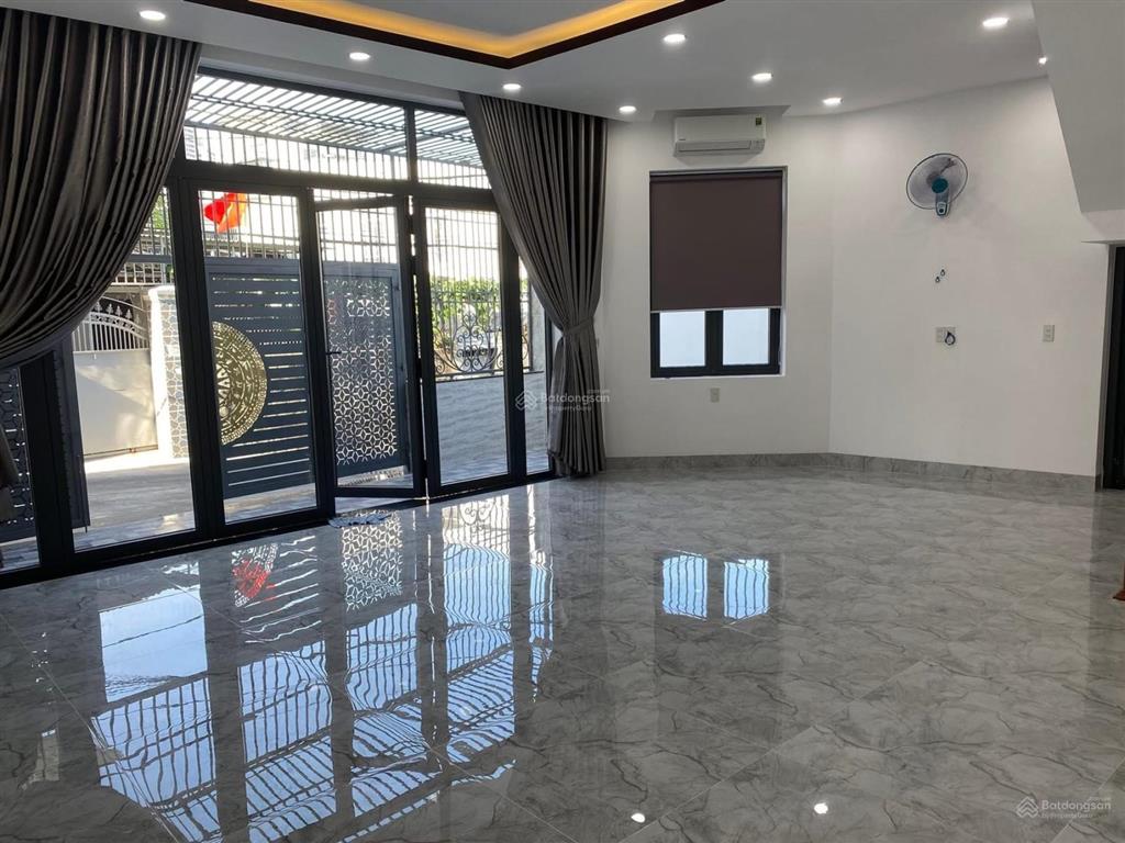 Bán căn góc mặt tiền mai an tiên gần đường 2/4 và đại học nha trang