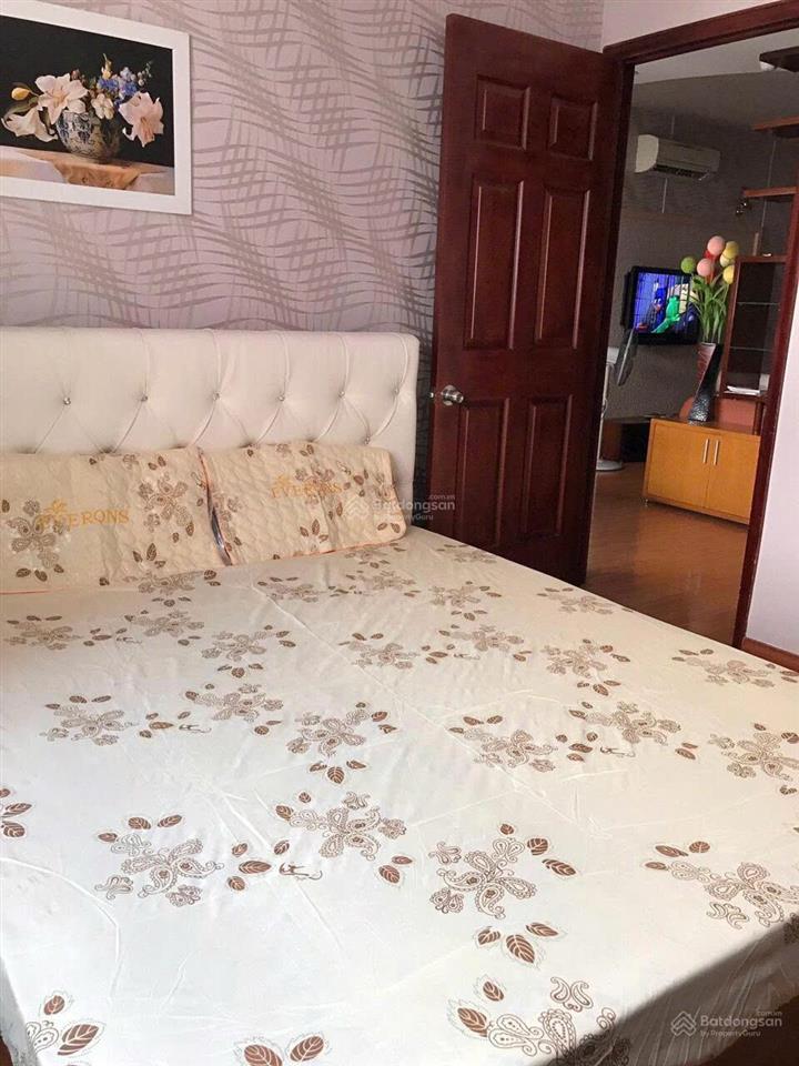 Cam kết giá rẻ nhất. chung cư 312 lạc long quân, 3,2tỷ, 68m2, ssh thang máy.