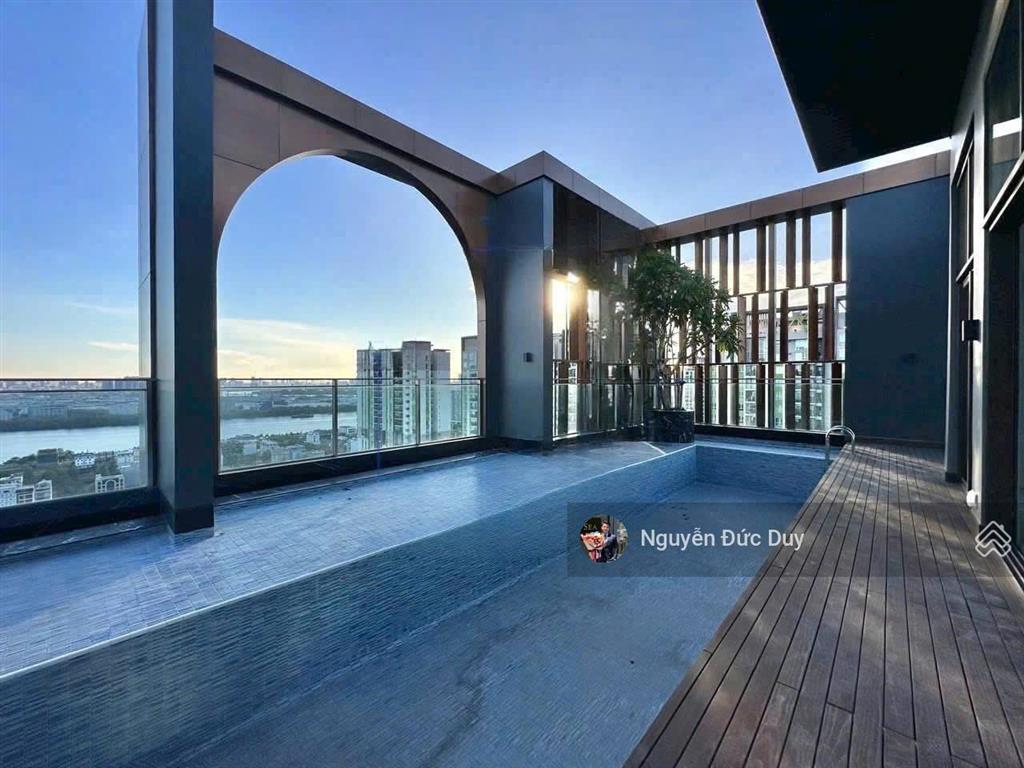 Đức duy define  bán penthouse 570m2 có 2 thang máy riêng, 2 hồ bơi riêng