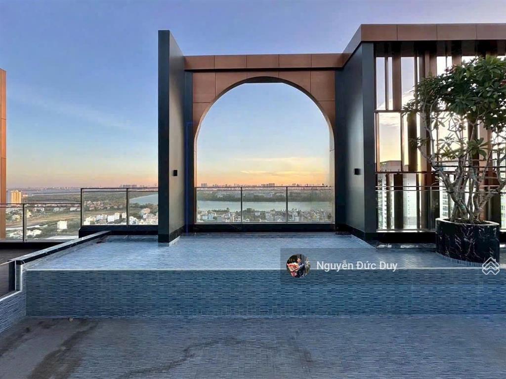 Đức duy define  bán penthouse 570m2 có 2 thang máy riêng, 2 hồ bơi riêng