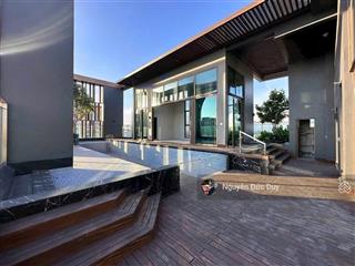 Đức duy define  bán penthouse 570m2 có 2 thang máy riêng, 2 hồ bơi riêng