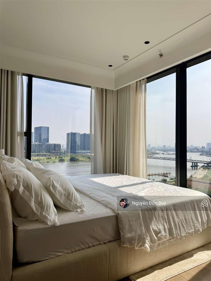 Giá 85tr/tháng căn 2pn  2wc góc lầu cao 93m2 full nội thất view trực diện cầu ba son, pháo hoa