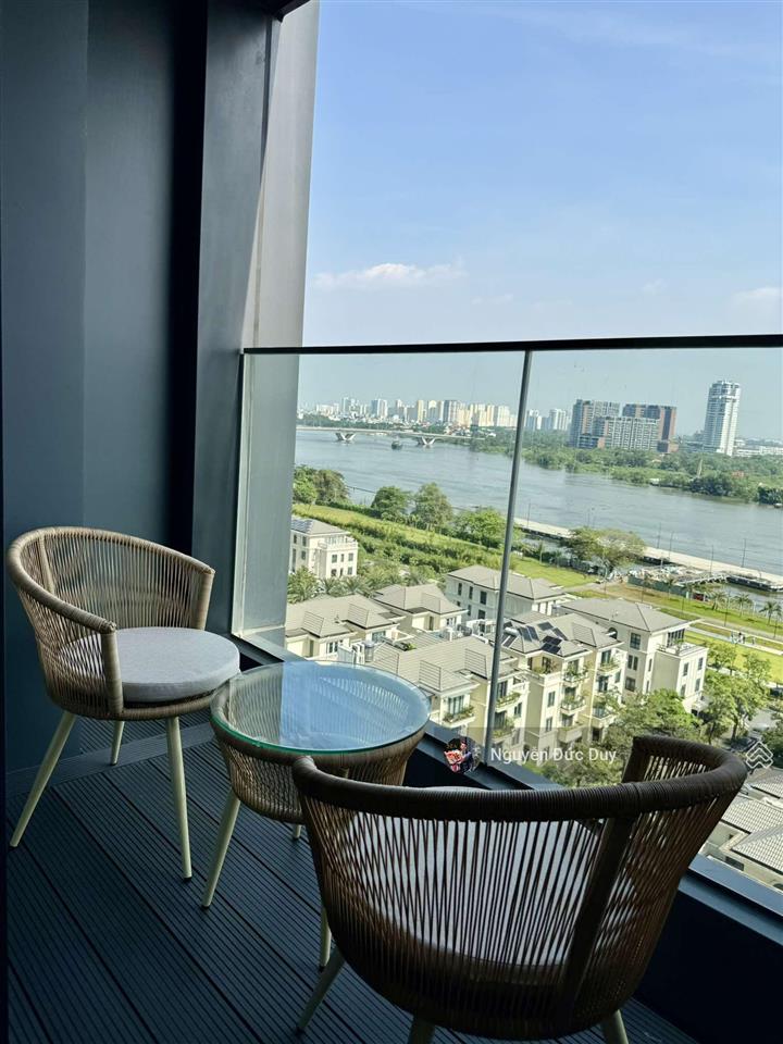 Giá 85tr/tháng căn 2pn  2wc góc lầu cao 93m2 full nội thất view trực diện cầu ba son, pháo hoa