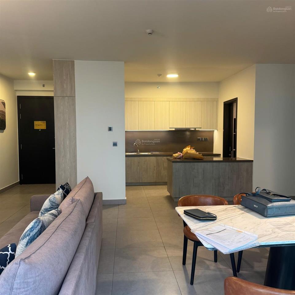 Tầng cao, giá tốt cho thuê căn 4 phòng ngủ toà dinezo 174 m² , nội thất hiện đại 0931 356 ***