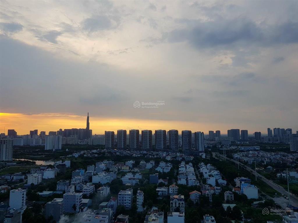 Căn đẹp căn 03 phòng 106m2, tòa berdaz, tầng cao, view q1 + lm81. giá 13,9 tỷ.  0931 356 ***