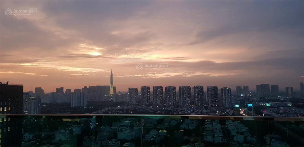 Căn đẹp căn 03 phòng 106m2, tòa berdaz, tầng cao, view q1 + lm81. giá 13,9 tỷ.  0931 356 ***