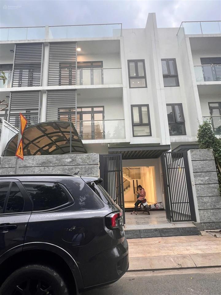 Shophouse new city an phú 149m² đất 343m² sàn, đang cho thuê dài hạn. giá 44,5 tỷ.  0931 356 ***