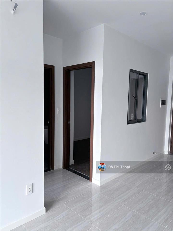 Bán nhanh căn hộ 2pn2wc bcons city sẵn hđ thuê 14tr/th giá 2tỷ7 bao full. tháp có bcons city mall