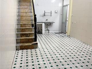 Cho thuê nhà riêng 2 tầng, 2 gác xép, gần bách khoa, kinh tế, xây dựng giá chỉ 7 triệu/tháng