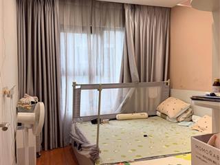 Cần bán gấp căn 2pn 55m2 tòa i5 gần nhà để xe, giá 3.9 tỷ bao phí full nội thất liền tường