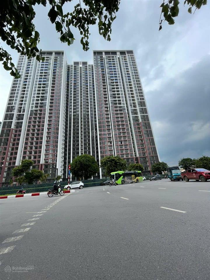 Chính chủ bán căn 3pn2wc 64m2 sola park bàn giao tháng 3 sang năm, miễn phí dịch vụ giá chỉ 4.3 tỷ