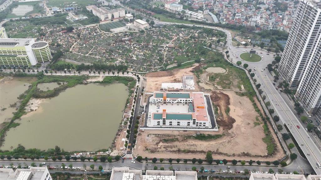 Chính chủ bán căn 62m2 2pn2wc tòa g6 2 tầng hầm hướng đn giá 4 tỷ bao phí giá hời sola